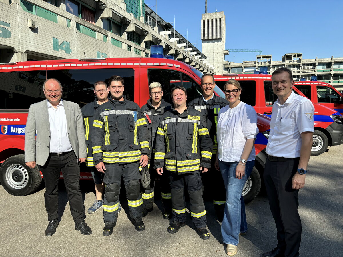 Neue Mannschaftstransportwagen für Freiwilligen Feuerwehren